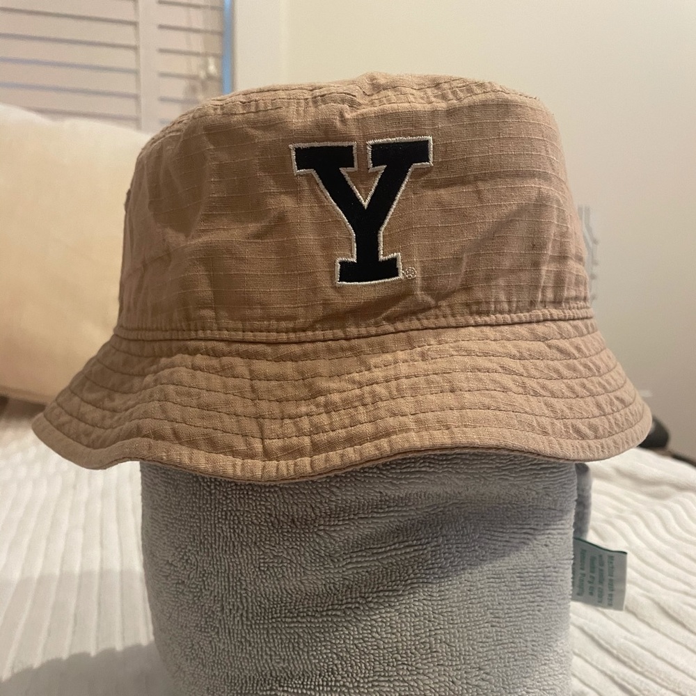 Yale bucket hat small